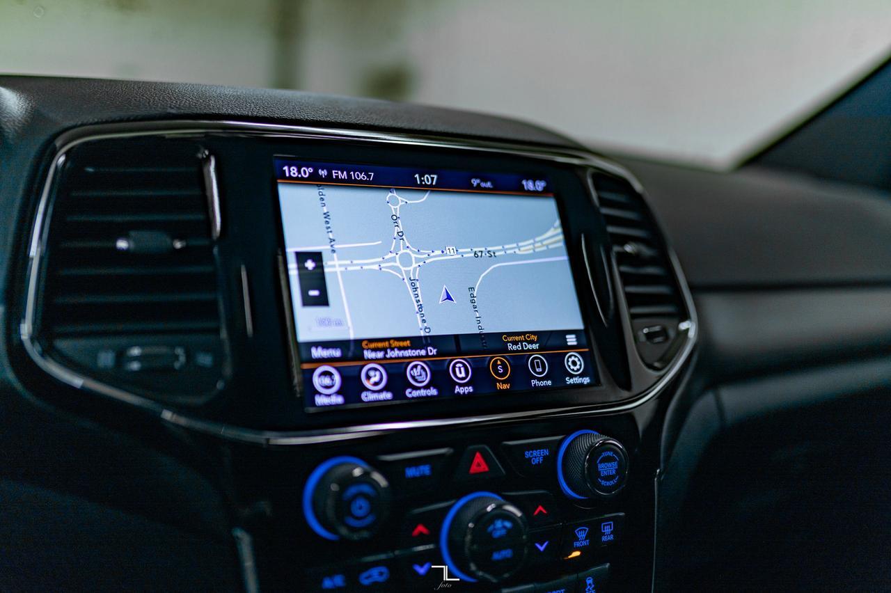 2021 Jeep Grand Cherokee 4x4 Altitude Leather Roof Nav Red Deer AB