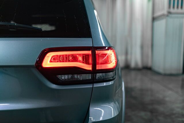 2021 Jeep Grand Cherokee 4x4 Altitude Leather Roof Nav Red Deer AB