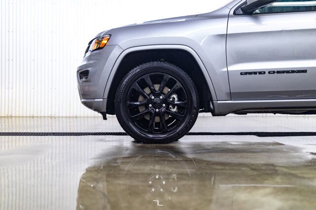 2021 Jeep Grand Cherokee 4x4 Altitude Leather Roof Nav Red Deer AB