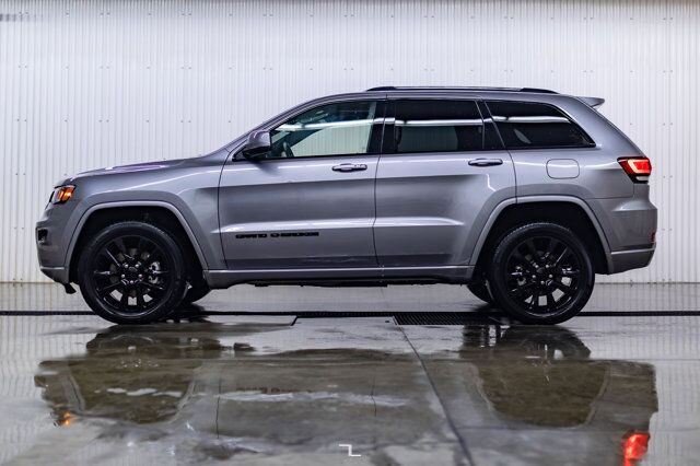 2021 Jeep Grand Cherokee 4x4 Altitude Leather Roof Nav Red Deer AB