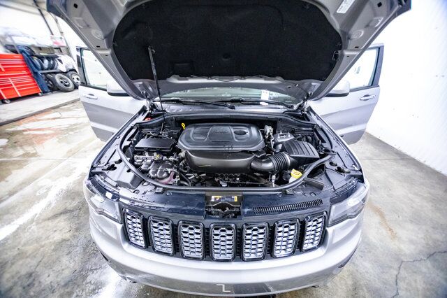 2021 Jeep Grand Cherokee 4x4 Altitude Leather Roof Nav Red Deer AB