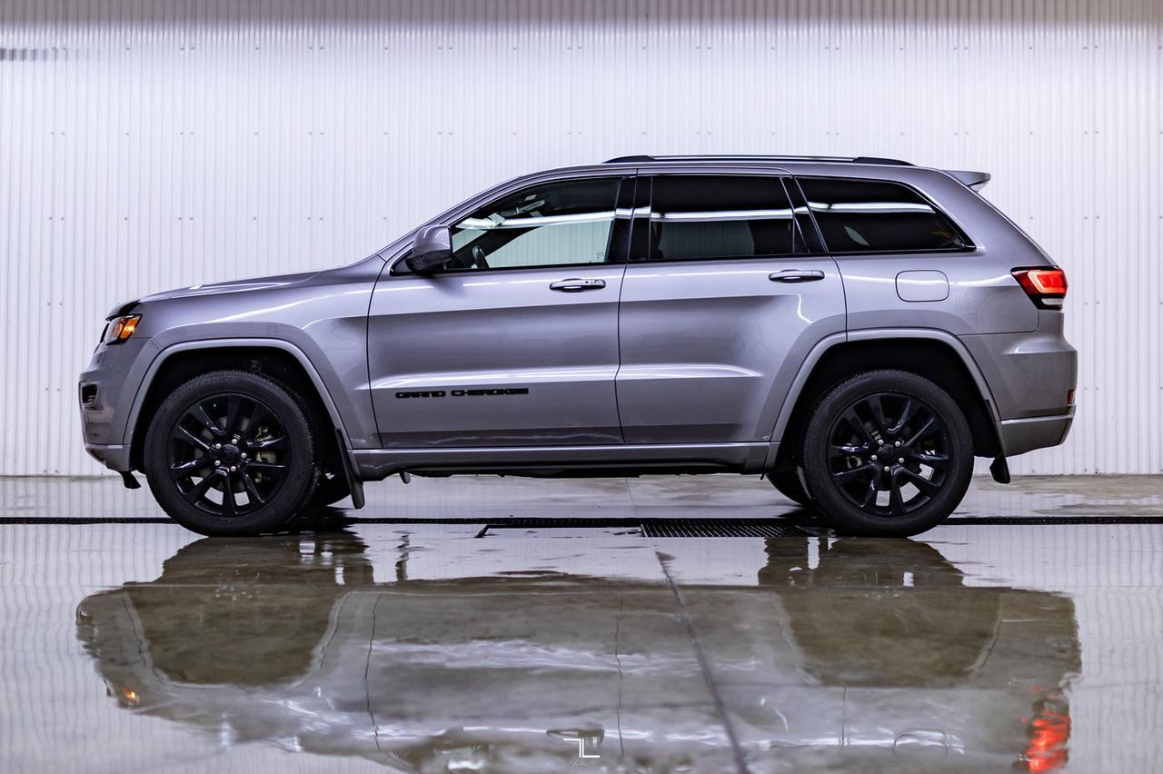 2021 Jeep Grand Cherokee 4x4 Altitude Leather Roof Nav Red Deer AB