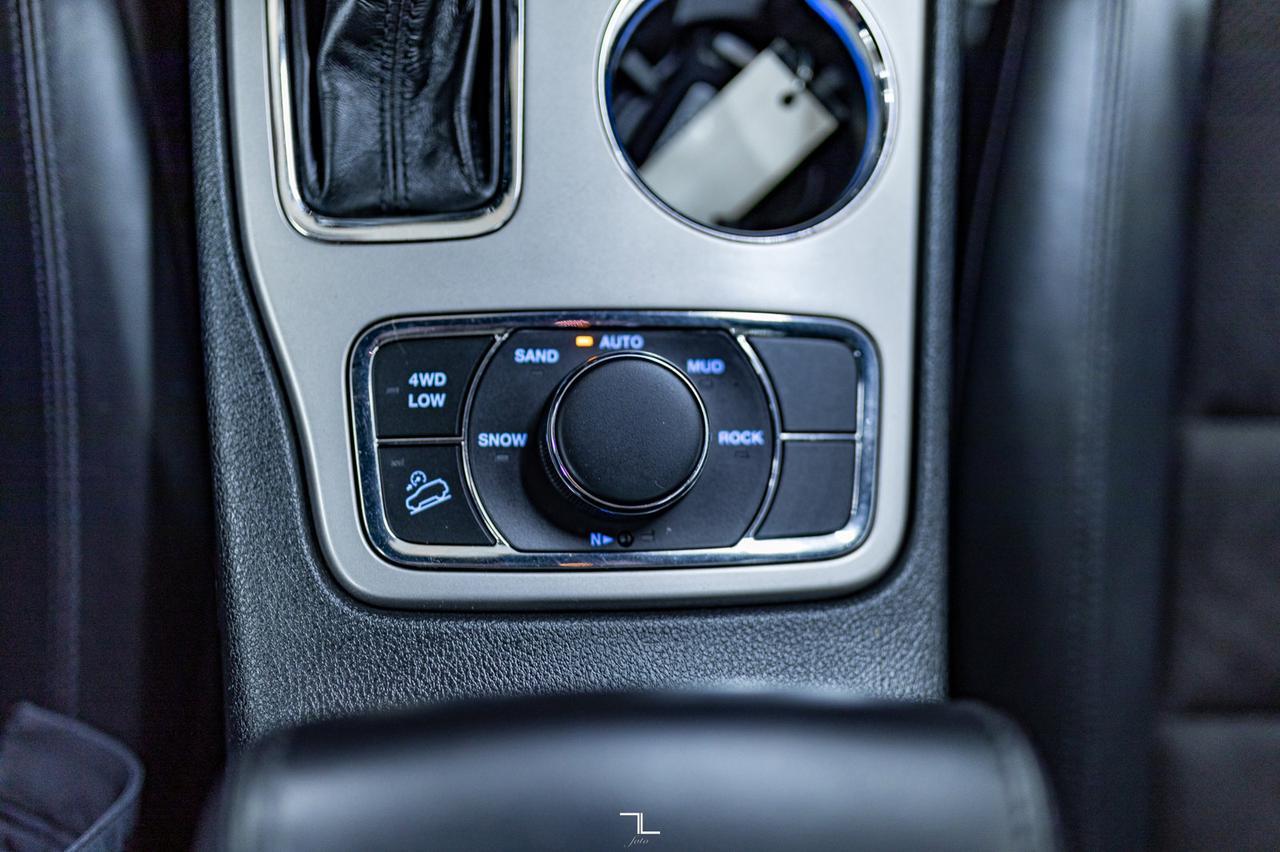 2021 Jeep Grand Cherokee 4x4 Altitude Leather Roof Nav Red Deer AB