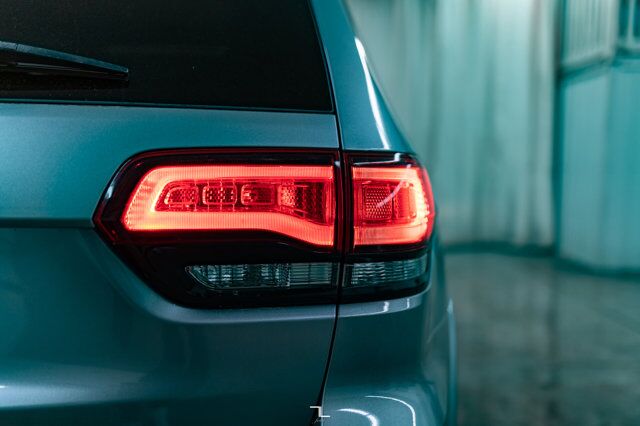 2021 Jeep Grand Cherokee 4x4 Altitude Leather Roof Nav Red Deer AB