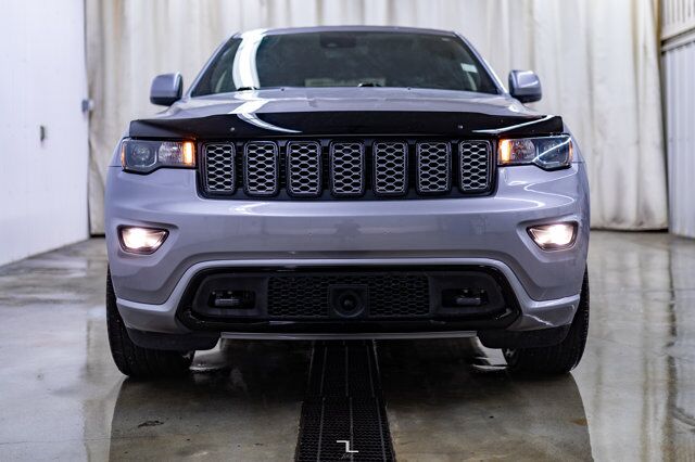 2021 Jeep Grand Cherokee 4x4 Altitude Leather Roof Nav Red Deer AB