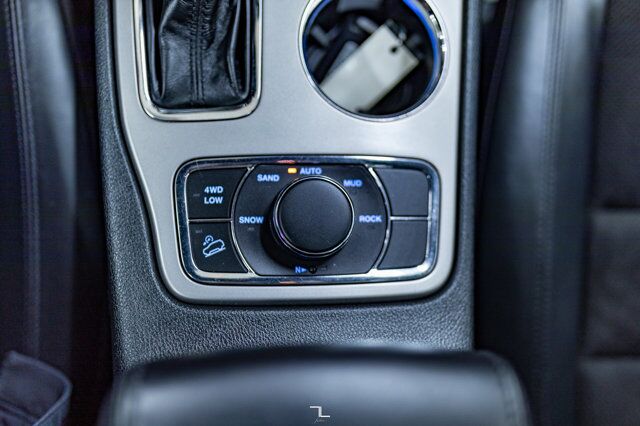 2021 Jeep Grand Cherokee 4x4 Altitude Leather Roof Nav Red Deer AB