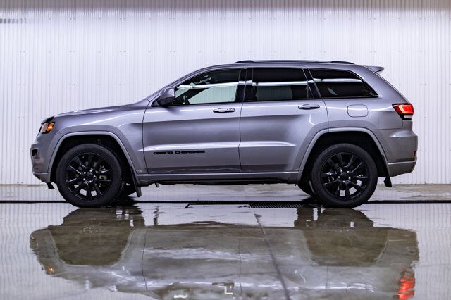 2021 Jeep Grand Cherokee 4x4 Altitude Leather Roof Nav Red Deer AB