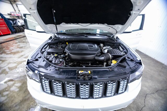 2021 Jeep Grand Cherokee 4x4 Altitude Leather Roof Nav Red Deer AB