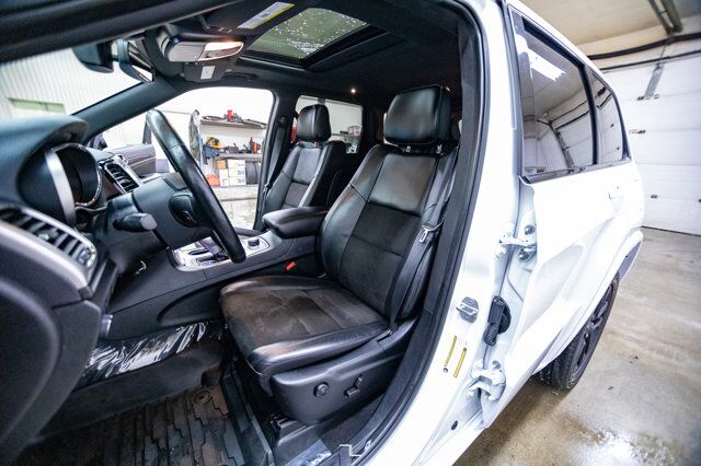 2021 Jeep Grand Cherokee 4x4 Altitude Leather Roof Nav Red Deer AB