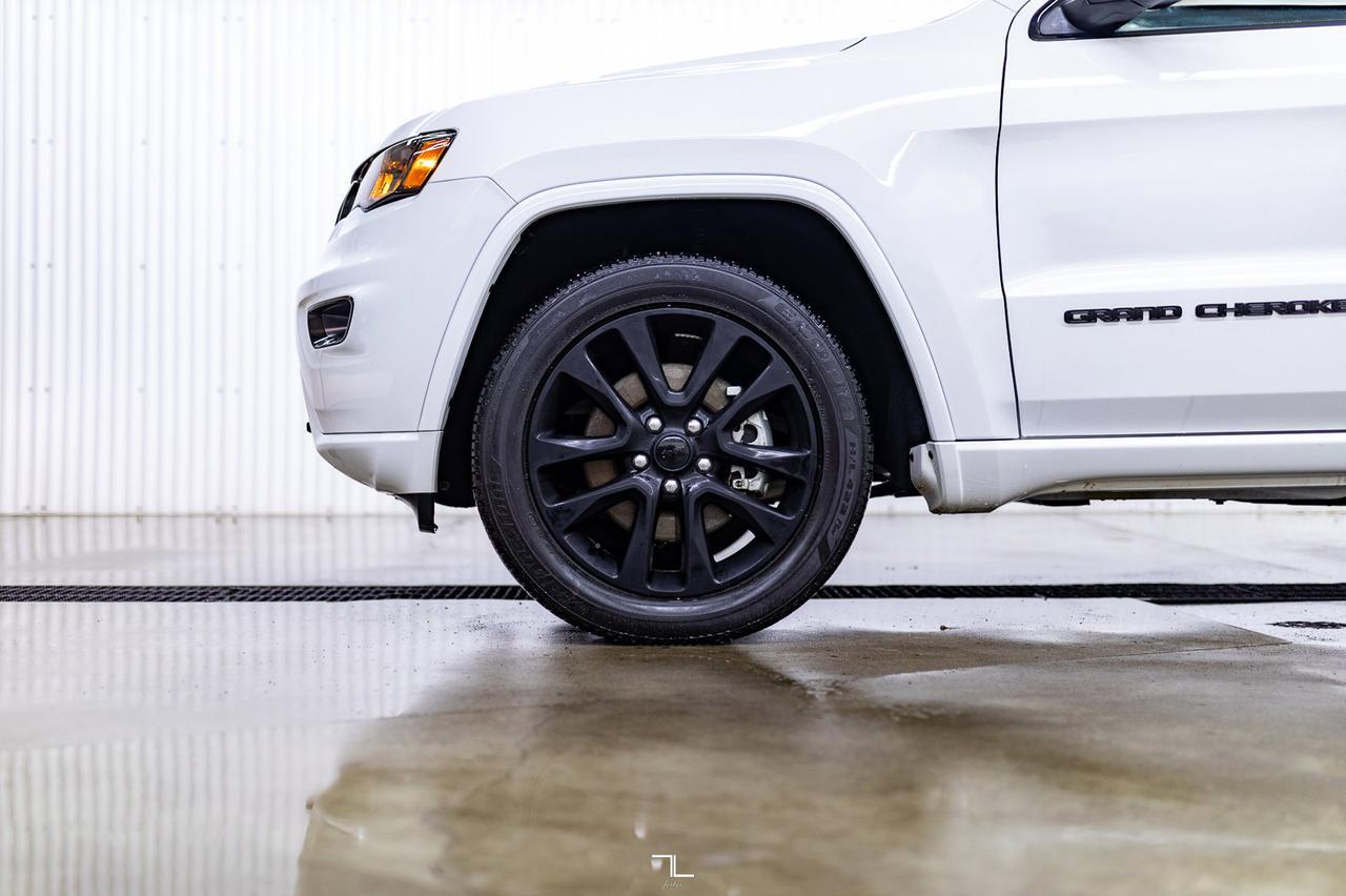 2021 Jeep Grand Cherokee 4x4 Altitude Leather Roof Nav Red Deer AB