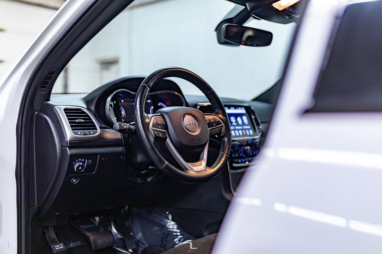 2021 Jeep Grand Cherokee 4x4 Altitude Leather Roof Nav Red Deer AB