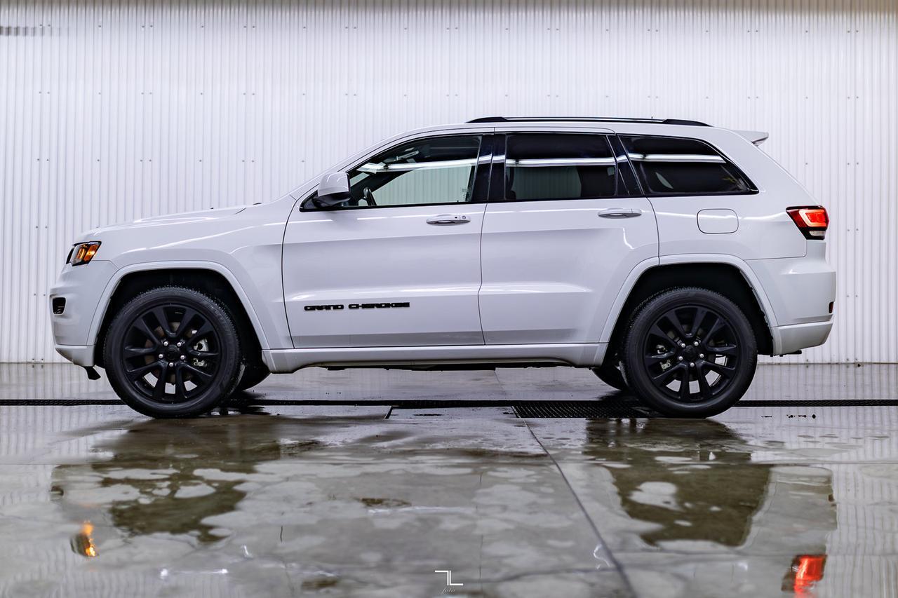 2021 Jeep Grand Cherokee 4x4 Altitude Leather Roof Nav Red Deer AB