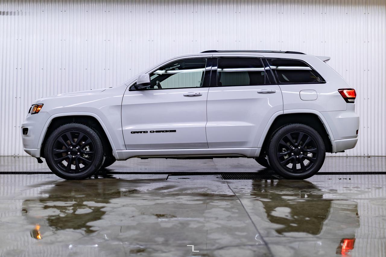 2021 Jeep Grand Cherokee 4x4 Altitude Leather Roof Nav Red Deer AB