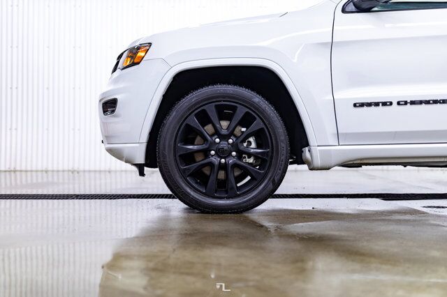 2021 Jeep Grand Cherokee 4x4 Altitude Leather Roof Nav Red Deer AB