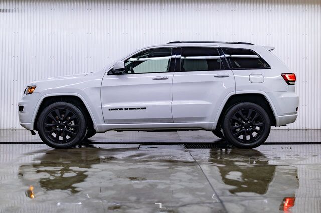 2021 Jeep Grand Cherokee 4x4 Altitude Leather Roof Nav Red Deer AB