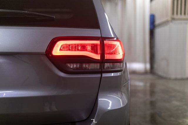 2021 Jeep Grand Cherokee 4x4 High Altitude Leather Roof Nav Red Deer AB