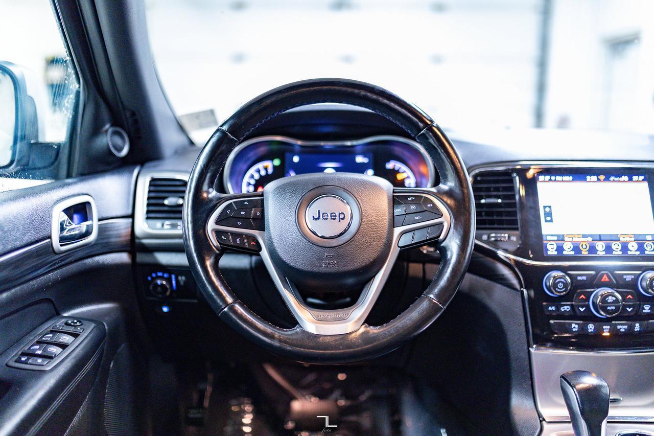 2021 Jeep Grand Cherokee 4x4 Laredo Nav BCam Red Deer AB