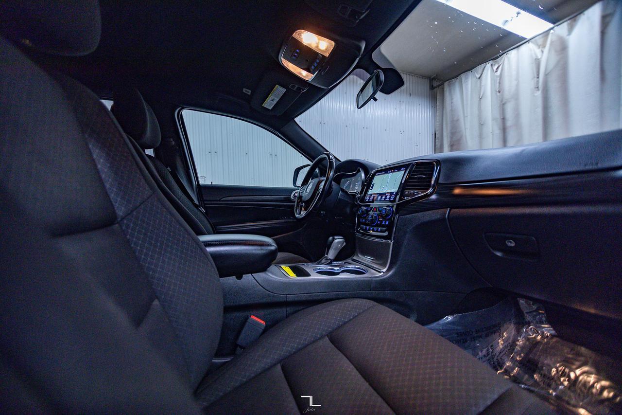 2021 Jeep Grand Cherokee 4x4 Laredo Nav BCam Red Deer AB