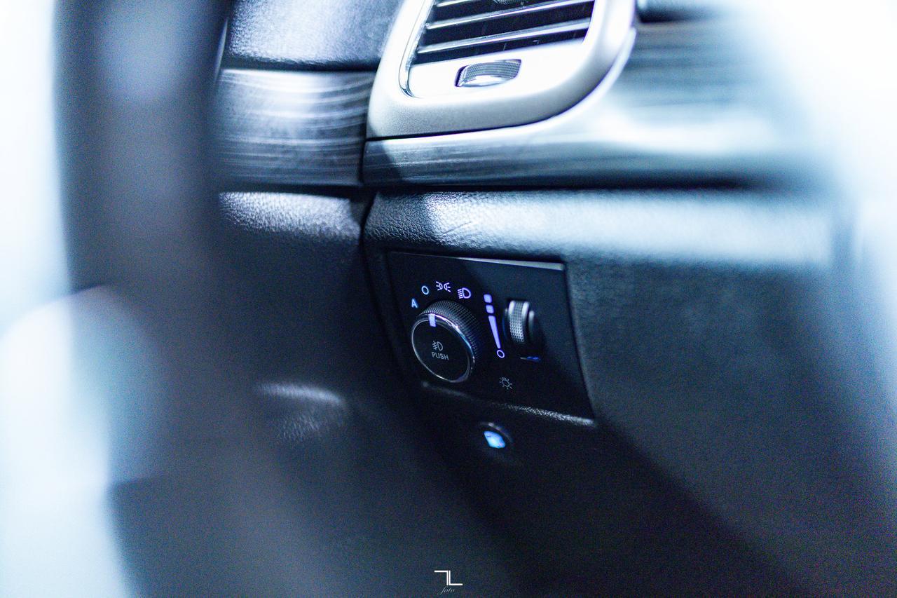 2021 Jeep Grand Cherokee 4x4 Laredo Nav BCam Red Deer AB