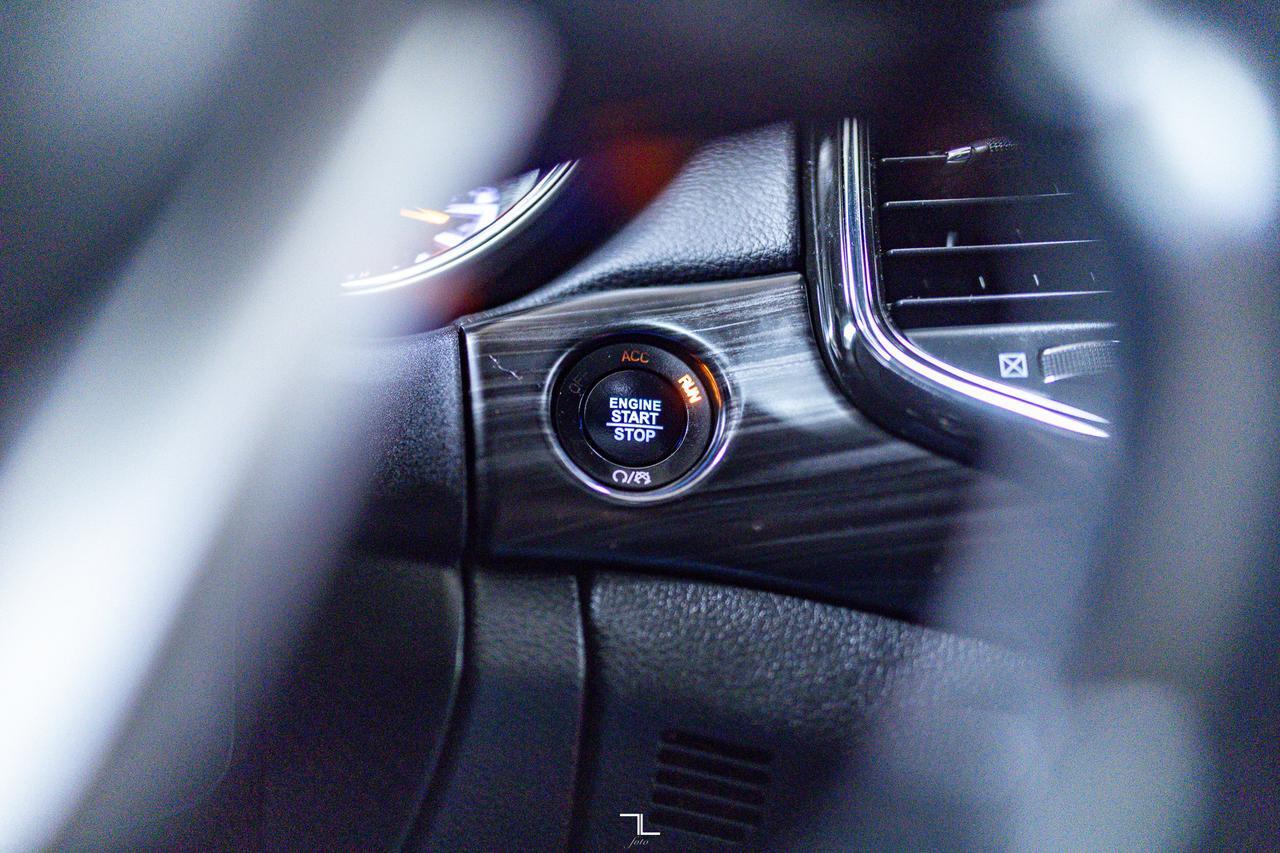 2021 Jeep Grand Cherokee 4x4 Laredo Nav BCam Red Deer AB