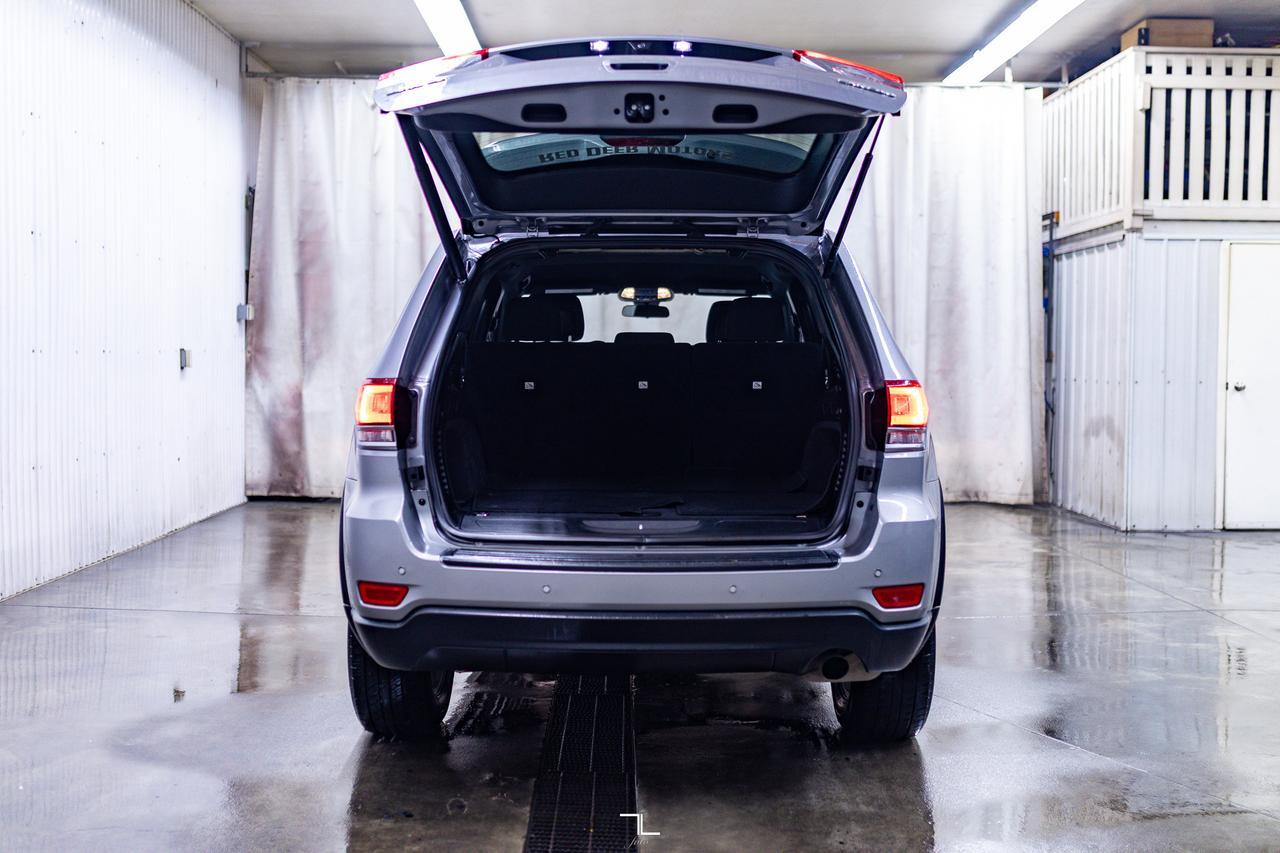 2021 Jeep Grand Cherokee 4x4 Laredo Nav BCam Red Deer AB