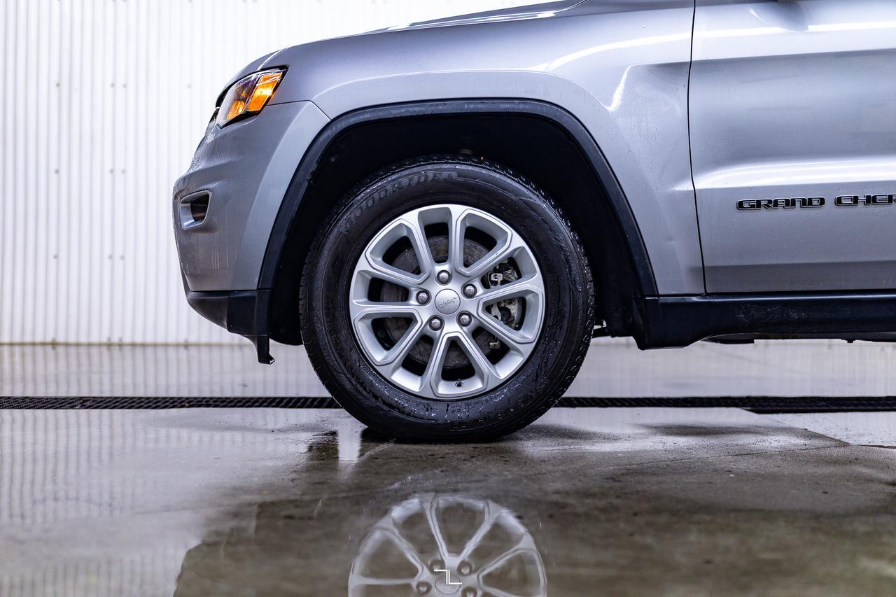 2021 Jeep Grand Cherokee 4x4 Laredo Nav BCam Red Deer AB