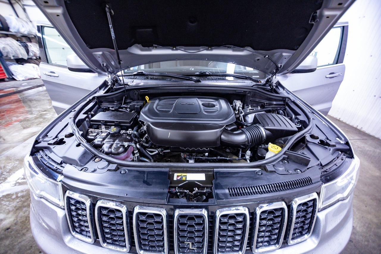 2021 Jeep Grand Cherokee 4x4 Laredo Nav BCam Red Deer AB