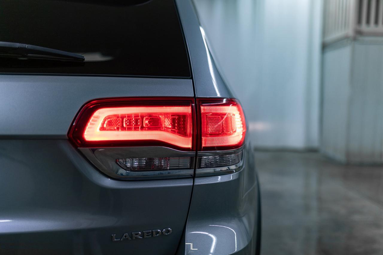 2021 Jeep Grand Cherokee 4x4 Laredo Nav BCam Red Deer AB