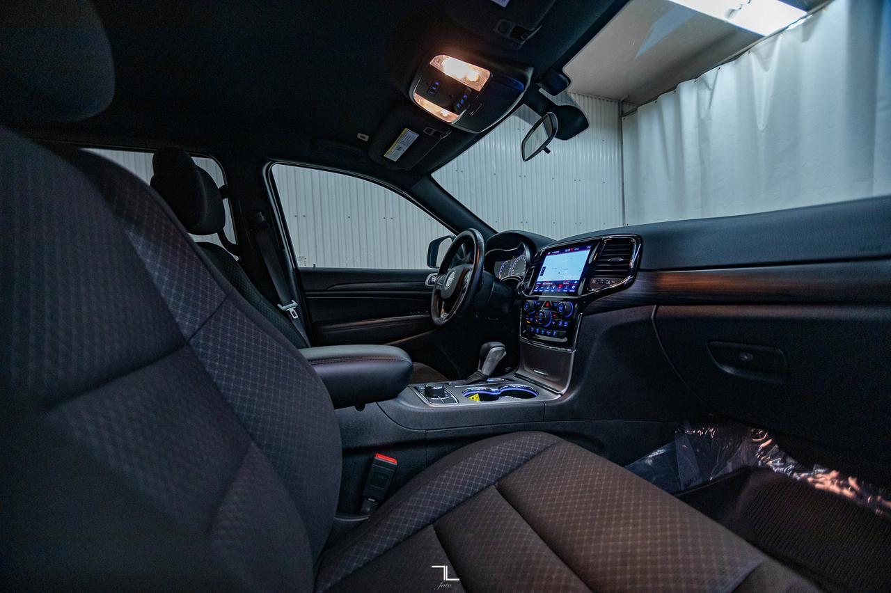 2021 Jeep Grand Cherokee 4x4 Laredo Nav BCam Red Deer AB