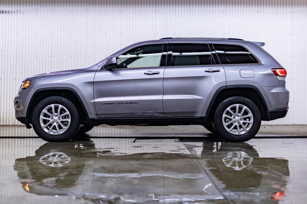 2021 Jeep Grand Cherokee 4x4 Laredo Nav BCam Red Deer AB