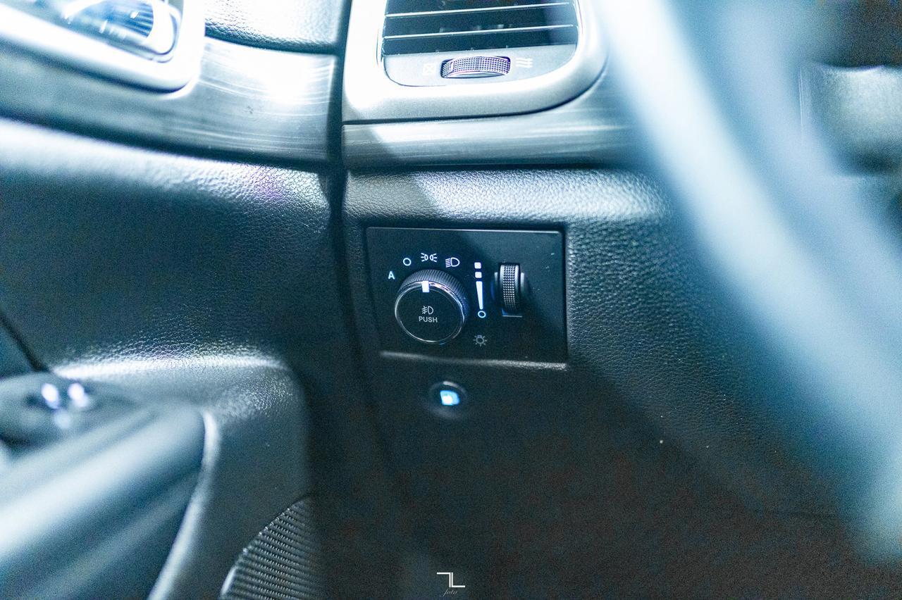 2021 Jeep Grand Cherokee 4x4 Laredo Nav BCam Red Deer AB