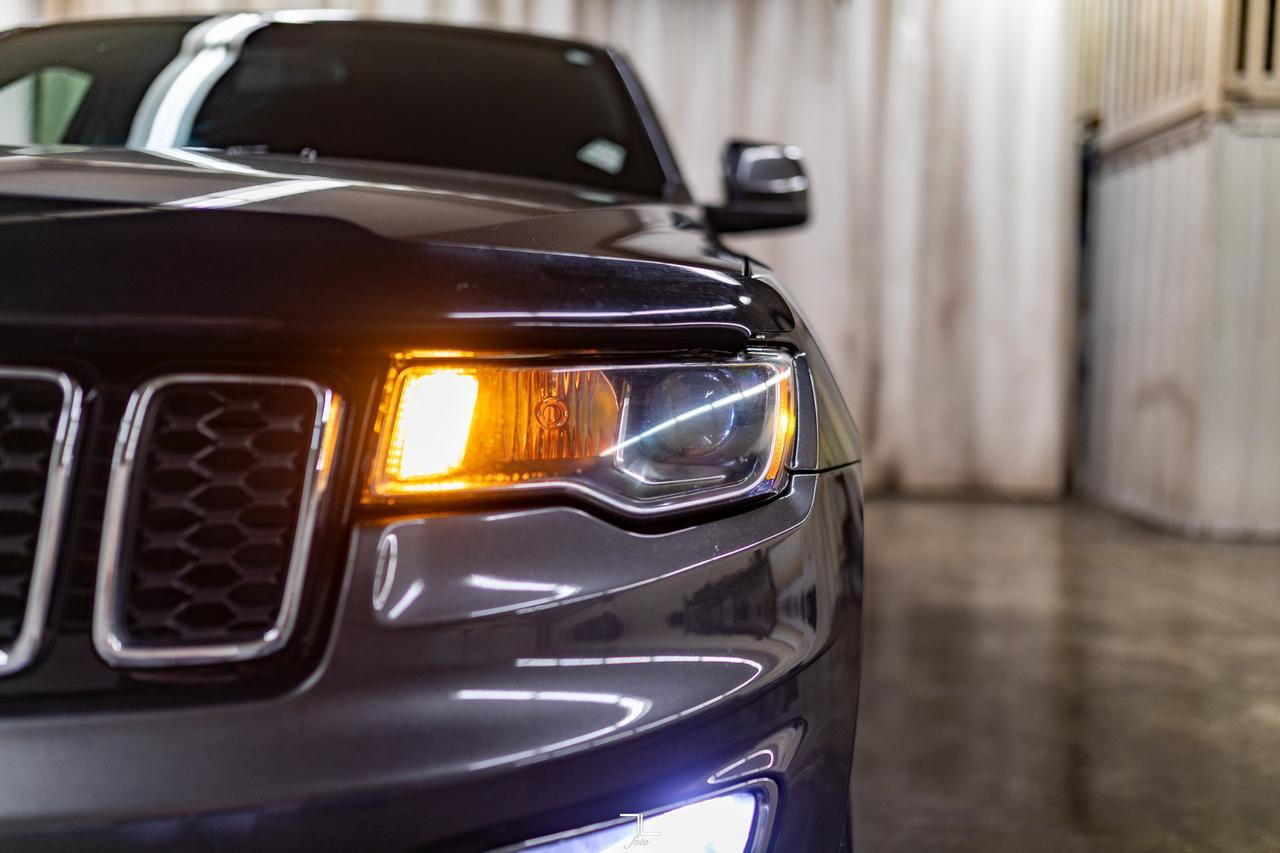 2021 Jeep Grand Cherokee 4x4 Laredo PSeat BCam Red Deer AB