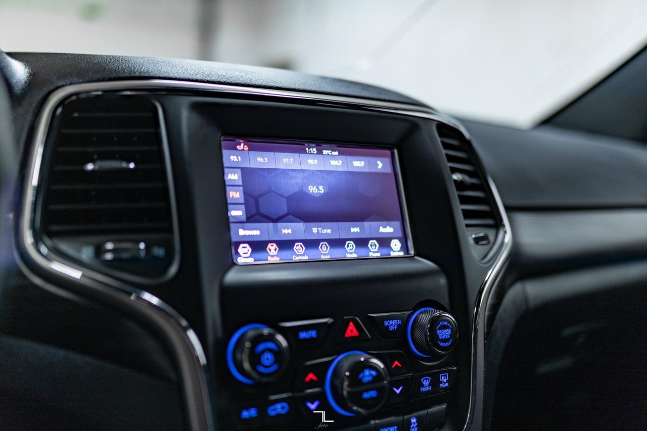 2021 Jeep Grand Cherokee 4x4 Laredo PSeat BCam Red Deer AB