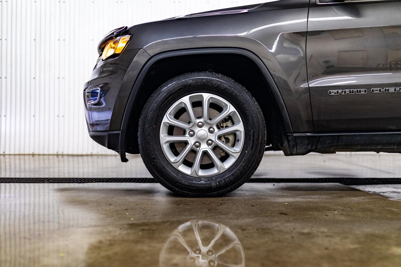 2021 Jeep Grand Cherokee 4x4 Laredo PSeat BCam Red Deer AB