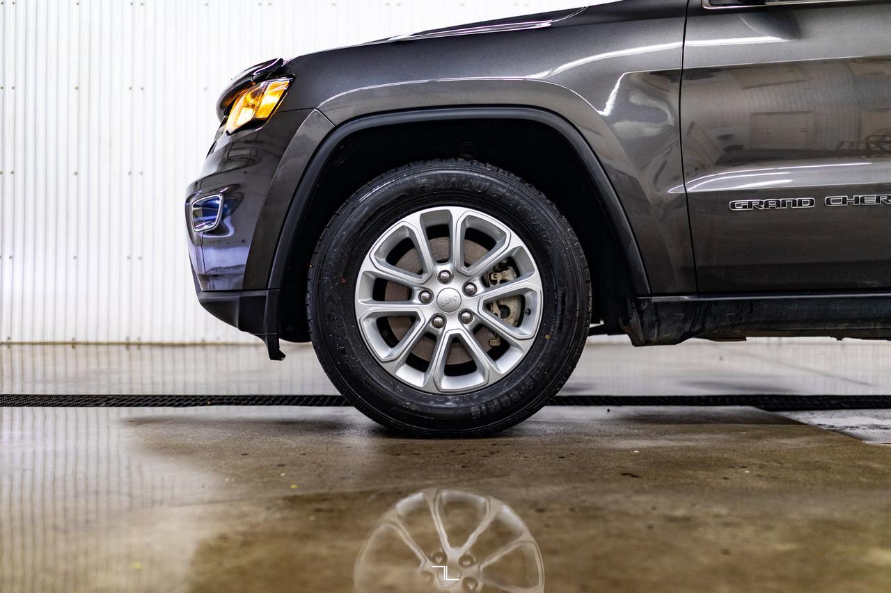 2021 Jeep Grand Cherokee 4x4 Laredo PSeat BCam Red Deer AB