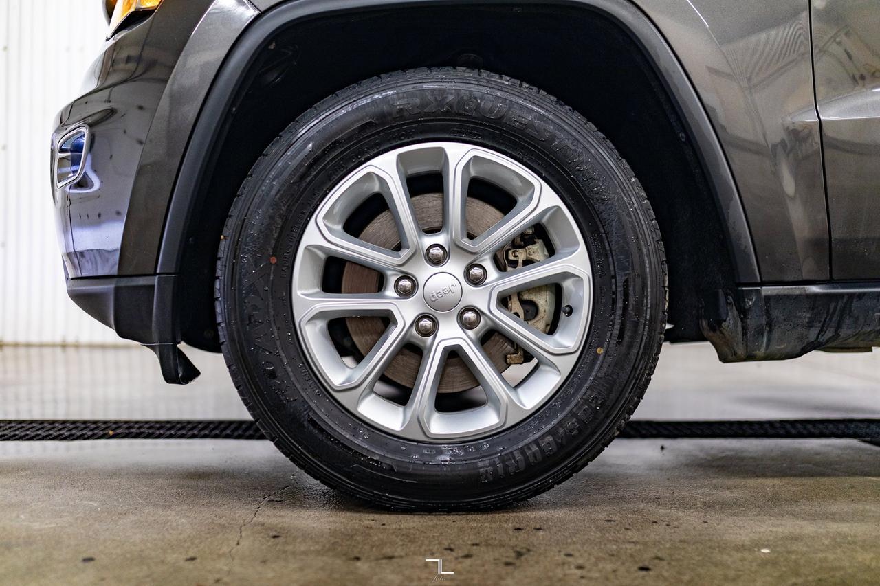 2021 Jeep Grand Cherokee 4x4 Laredo PSeat BCam Red Deer AB