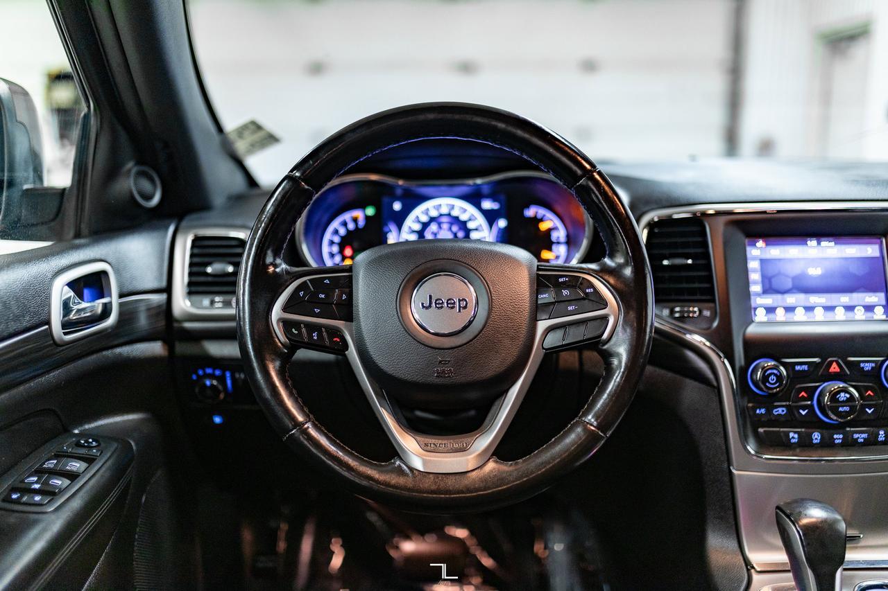 2021 Jeep Grand Cherokee 4x4 Laredo PSeat BCam Red Deer AB