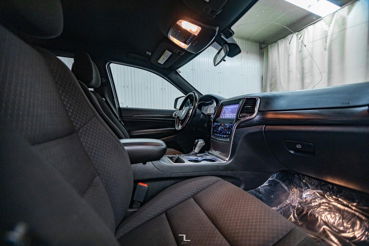 2021 Jeep Grand Cherokee 4x4 Laredo PSeat BCam Red Deer AB