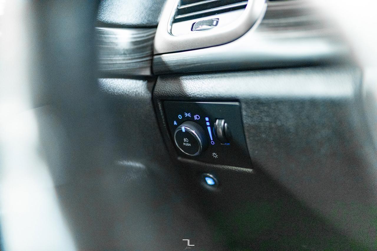 2021 Jeep Grand Cherokee 4x4 Laredo PSeat BCam Red Deer AB