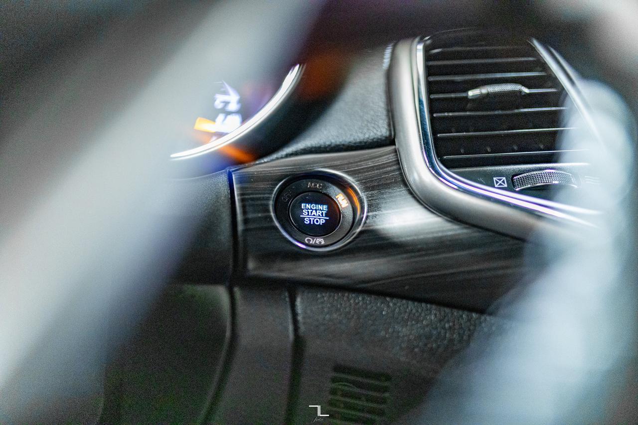 2021 Jeep Grand Cherokee 4x4 Laredo PSeat BCam Red Deer AB