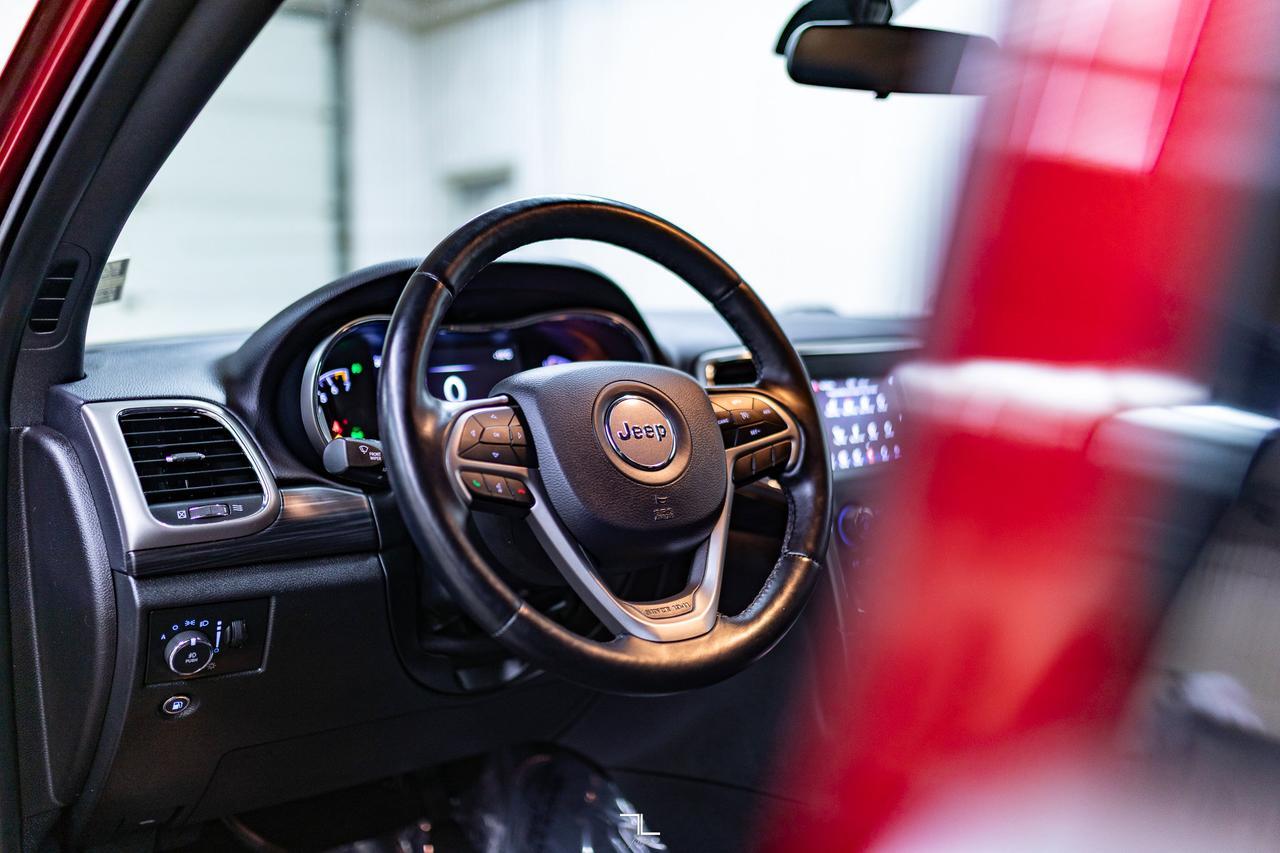 2021 Jeep Grand Cherokee 4x4 Laredo PSeat BCam Red Deer AB