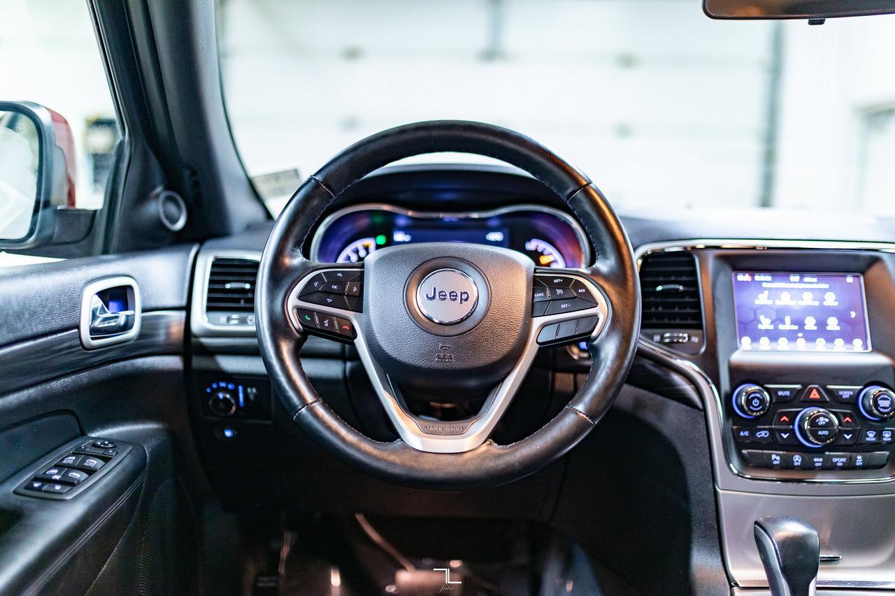 2021 Jeep Grand Cherokee 4x4 Laredo PSeat BCam Red Deer AB