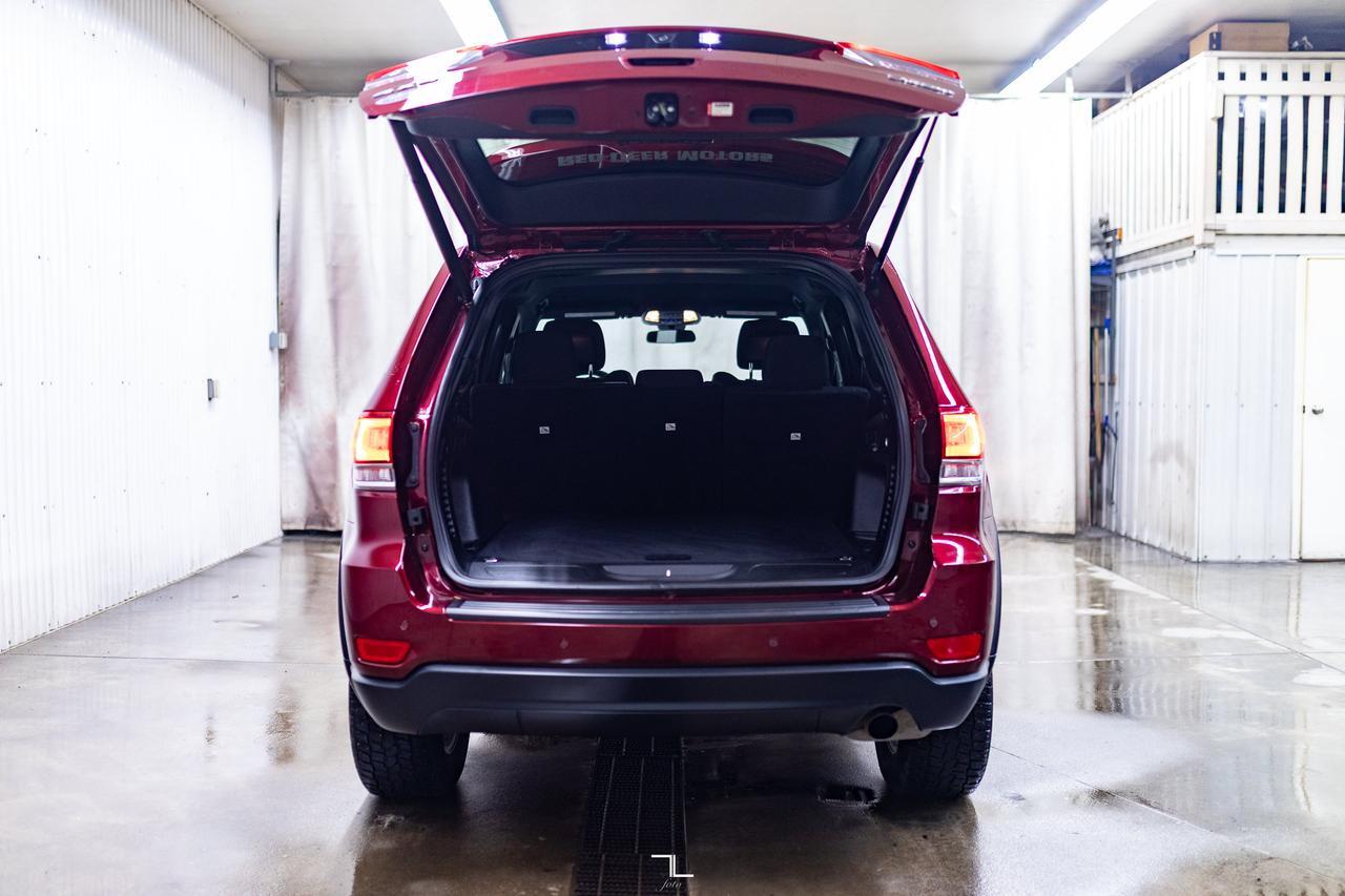2021 Jeep Grand Cherokee 4x4 Laredo PSeat BCam Red Deer AB