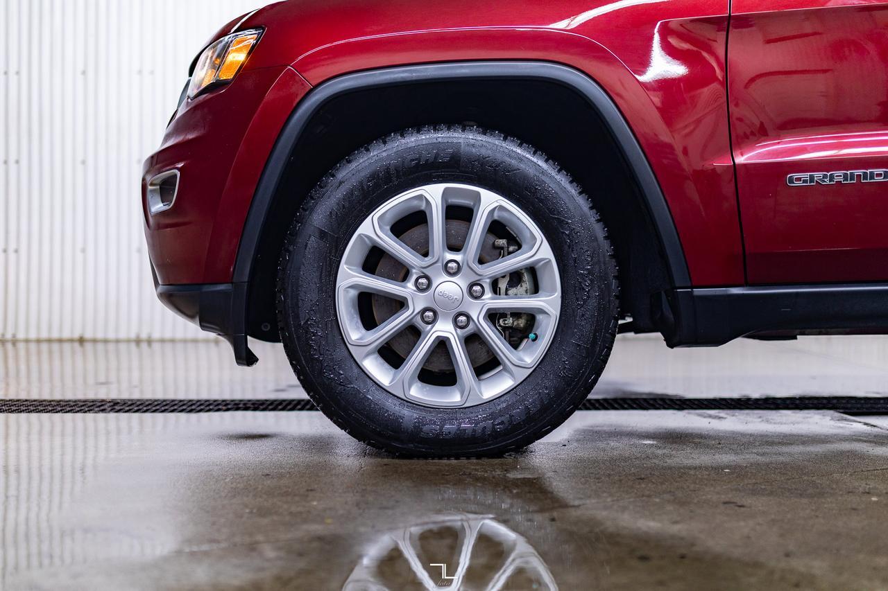 2021 Jeep Grand Cherokee 4x4 Laredo PSeat BCam Red Deer AB