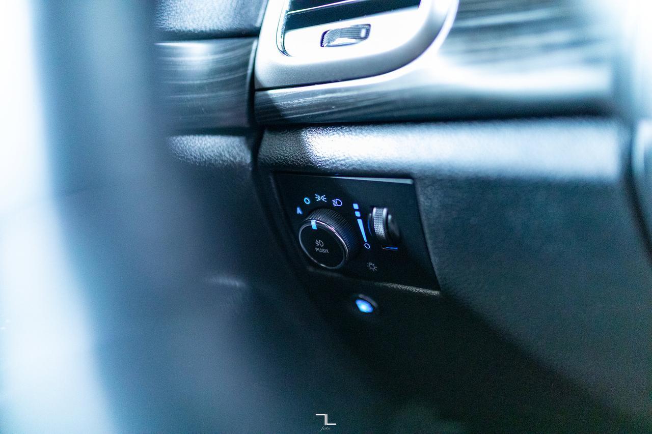 2021 Jeep Grand Cherokee 4x4 Laredo PSeat BCam Red Deer AB