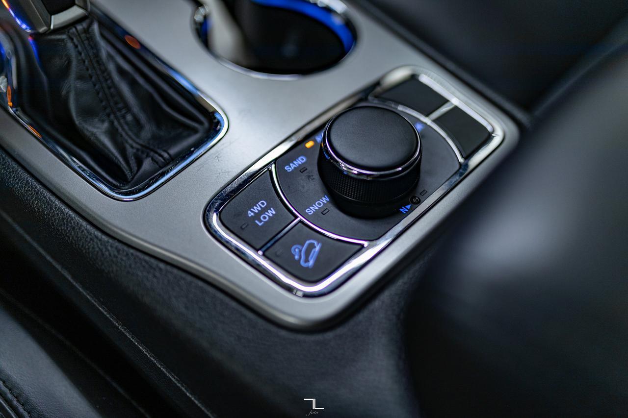 2021 Jeep Grand Cherokee 4x4 Limited Leather Roof Nav BCam Red Deer AB