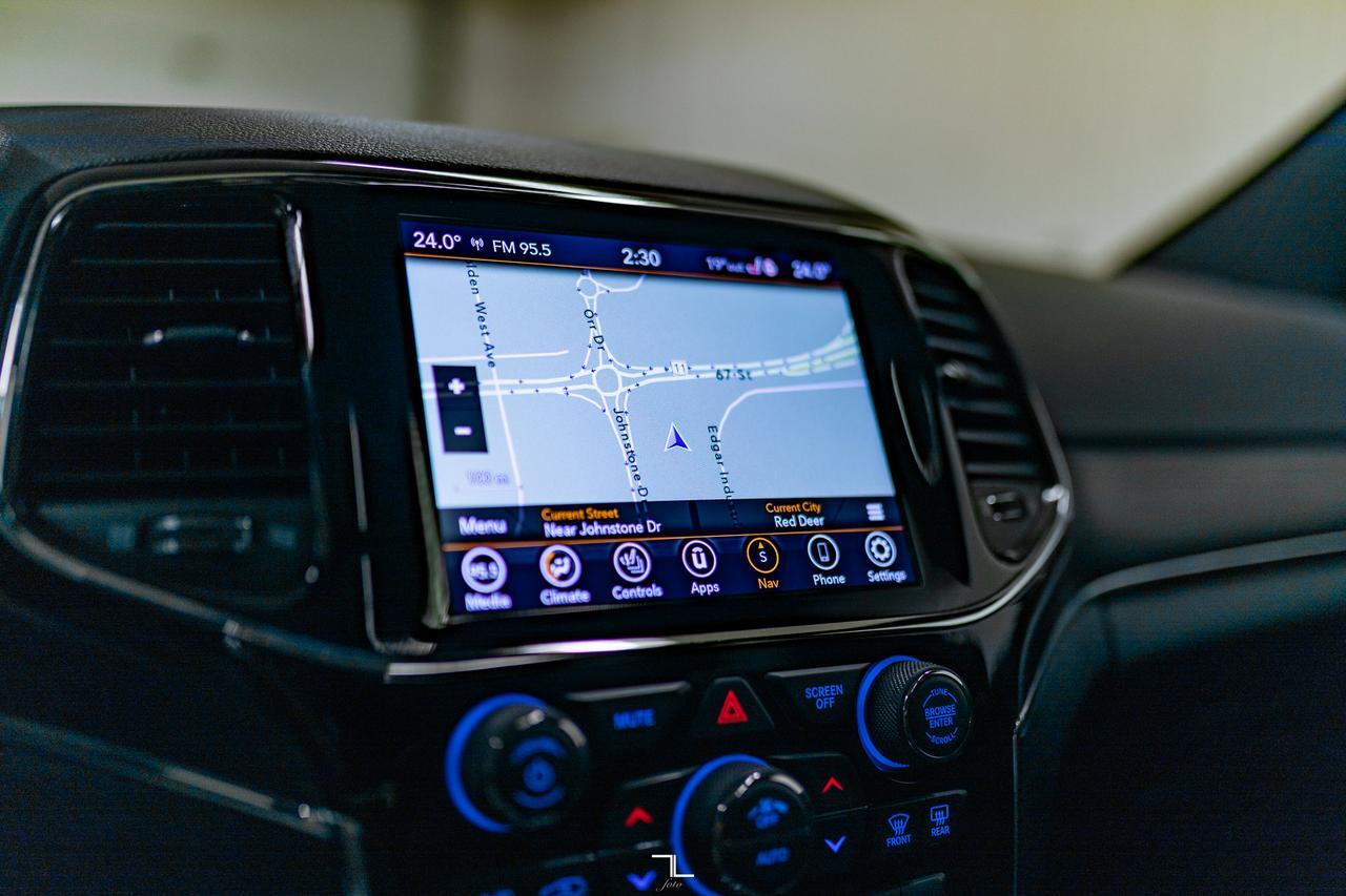 2021 Jeep Grand Cherokee 4x4 Limited Leather Roof Nav BCam Red Deer AB