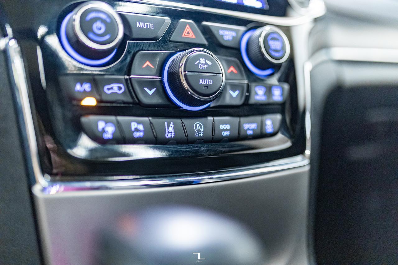 2021 Jeep Grand Cherokee 4x4 Limited Leather Roof Nav BCam Red Deer AB