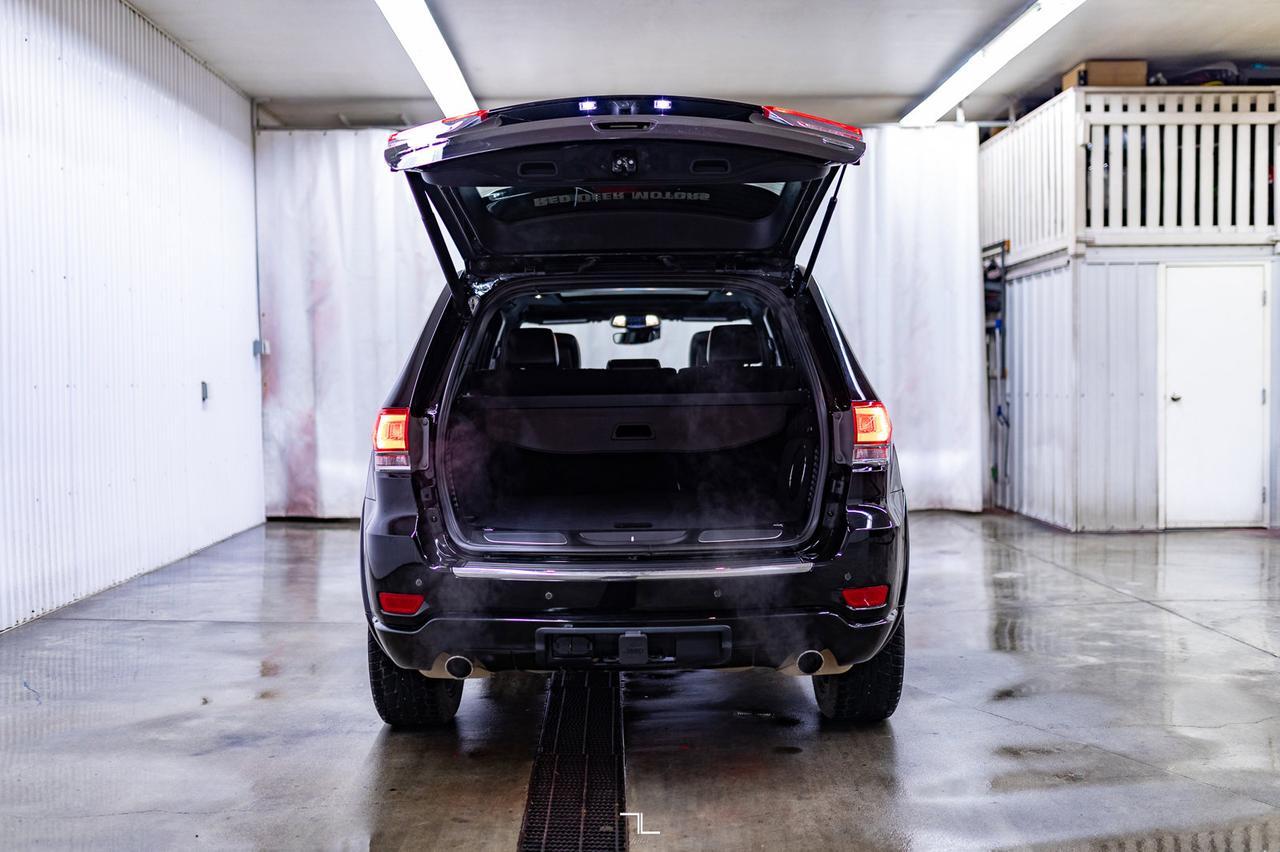 2021 Jeep Grand Cherokee 4x4 Overland Leather Roof Nav BCam Red Deer AB