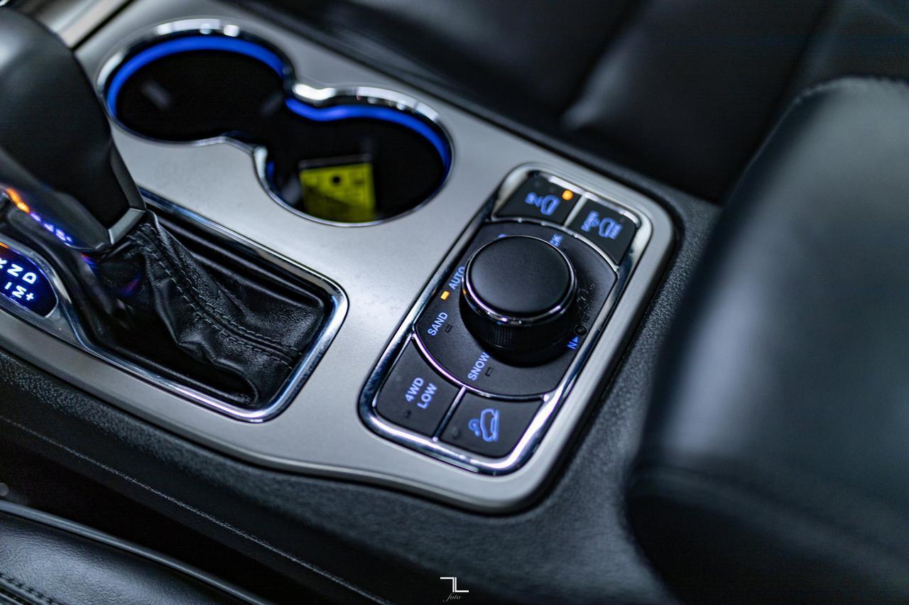 2021 Jeep Grand Cherokee 4x4 Overland Leather Roof Nav BCam Red Deer AB